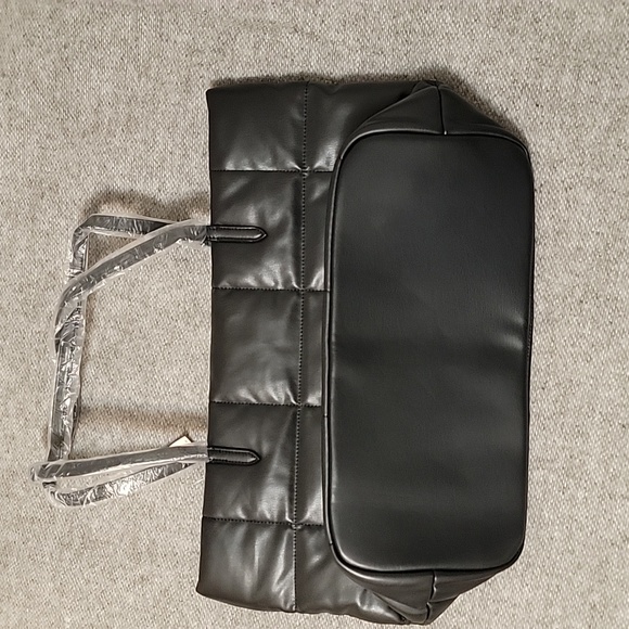 VS Faux Leather tote - Picture 3 of 5